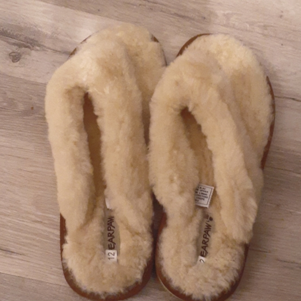 BEARPAW SHEEPSKIN SLIDES SANDALS/ HOUSE SHOES NWOT